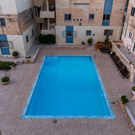 Dolmen Court Flat 10, Qawra Apartment Сейнт Полс Бей Екстериор снимка